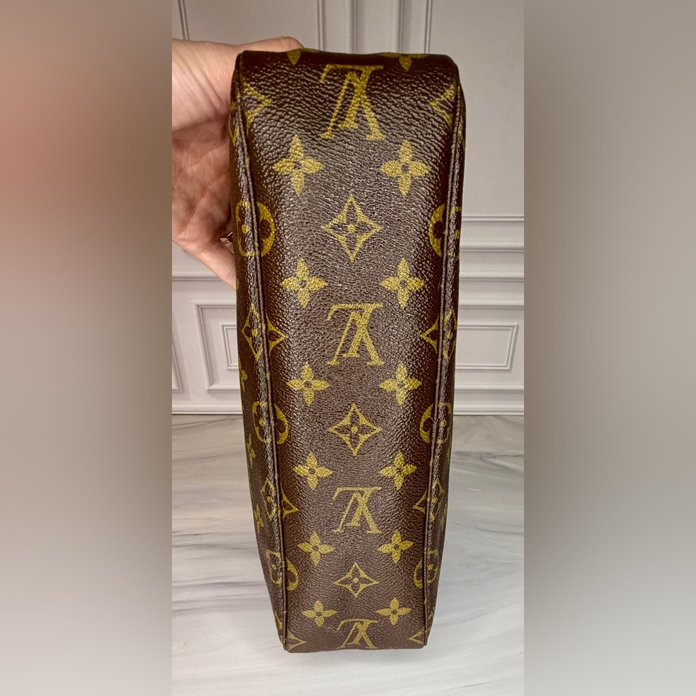 Louis Vuitton Monogram Travel Toiletry Bag | LV Cosmetic Pouch | Full Set - Picture 5 of 13